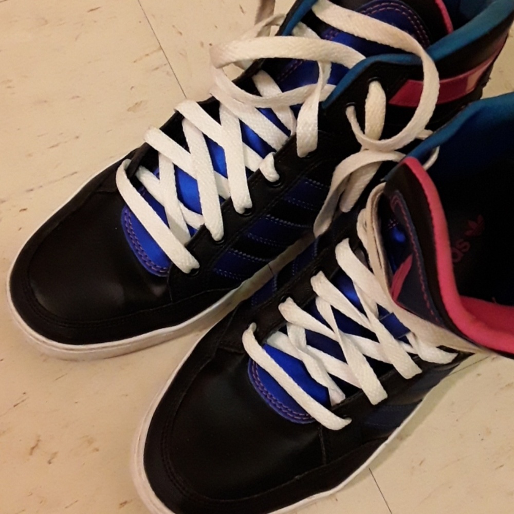 Woman gym shoes I worn a couple time